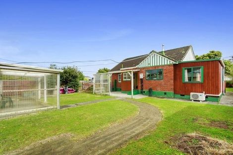 Photo of property in 2 Brook Street, Waiwhetu, Lower Hutt, 5010
