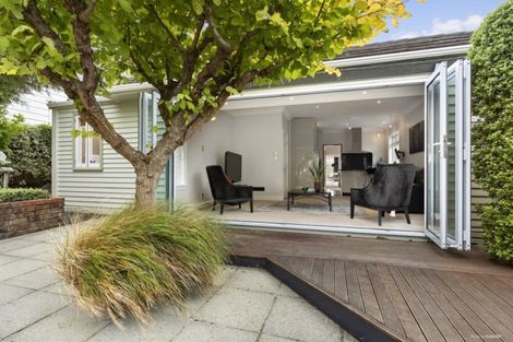 Photo of property in 19 Bidwill Street, Mount Cook, Wellington, 6021