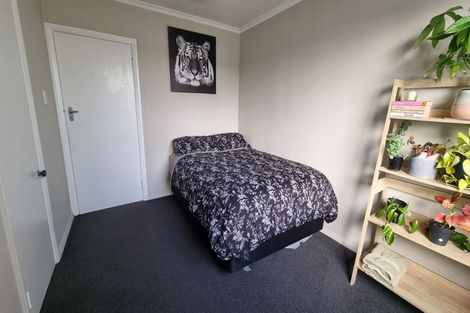 Photo of property in 21 Broadway, Stratford, 4332