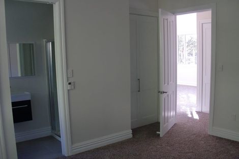 Photo of property in 26 Rangiora Avenue, Kaiwharawhara, Wellington, 6035