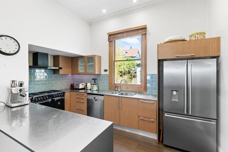 Photo of property in 7 Strathmore Crescent, Roslyn, Dunedin, 9010