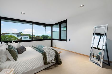 Photo of property in 51 Pacific Parade, Army Bay, Whangaparaoa, 0930