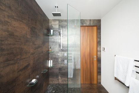 Photo of property in 115 Turitea Road, Fitzherbert, Palmerston North, 4472