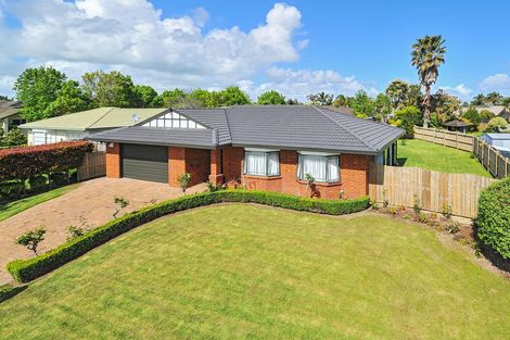 Photo of property in 3 Glenross Drive, Wattle Downs, Auckland, 2103