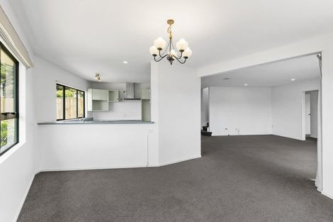 Photo of property in 4a Holiday Road, Stanmore Bay, Whangaparaoa, 0932