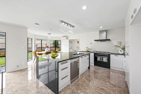 Photo of property in 94 Westerham Drive, Dannemora, Auckland, 2016