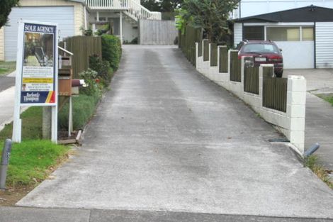 Photo of property in 3/212 Sunnynook Road, Totara Vale, Auckland, 0627