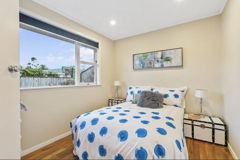 Photo of property in 2/59 Cardiff Road, Pakuranga, Auckland, 2010