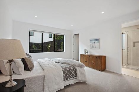 Photo of property in 28a Oliver Twist Avenue, Mellons Bay, Auckland, 2014