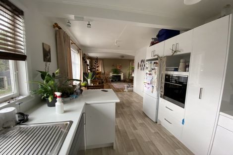 Photo of property in 214 Bridge Street, Eltham, 4322