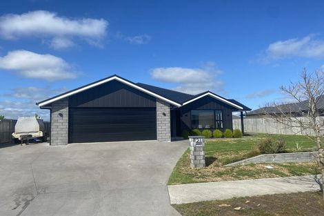 Photo of property in 21 Saint Michael Crescent, One Tree Point, 0118