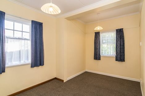 Photo of property in 118 Kelburn Parade, Kelburn, Wellington, 6012