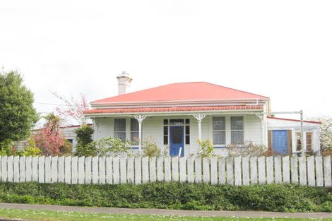 Photo of property in 28 Elliot Street, Inglewood, 4330