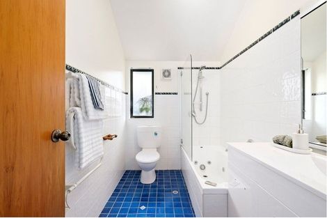 Photo of property in 4 Chamberlain Road, Karori, Wellington, 6012