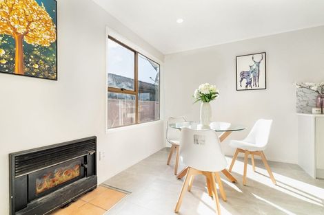 Photo of property in 5 Fiesta Drive, Half Moon Bay, Auckland, 2012