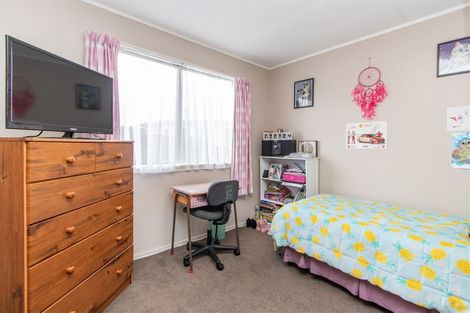 Photo of property in 26 Nikau Street, Inglewood, 4330