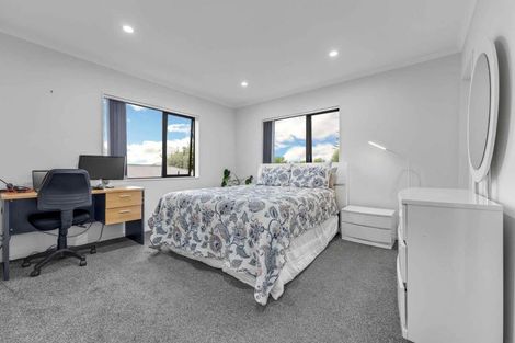 Photo of property in 14a Harrow Place, Manurewa, Auckland, 2102