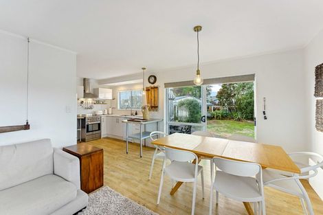 Photo of property in 3 Mavis Avenue, Waikawa Beach, Manakau, 5573
