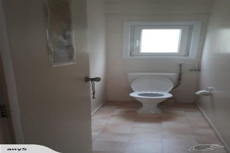 Photo of property in 2/8 Sandown Road, Rothesay Bay, Auckland, 0630