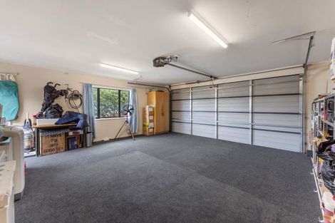 Photo of property in 5 Ronald Scott Grove, Riverstone Terraces, Upper Hutt, 5018