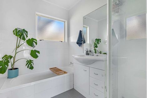 Photo of property in 18a Delshaw Avenue, Stanmore Bay, Whangaparaoa, 0932