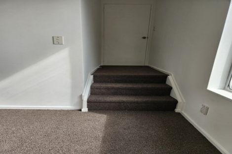 Photo of property in 2/44 Darren Crescent, Half Moon Bay, Auckland, 2012