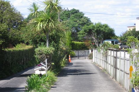 Photo of property in 2/91 Aberdeen Road, Castor Bay, Auckland, 0620