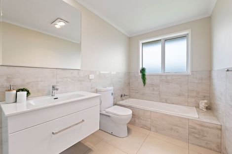 Photo of property in 1 Reremoana Close, Hawera, 4610