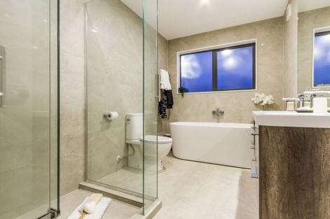 Photo of property in 37 Te Oneroa Way, Long Bay, Auckland, 0630