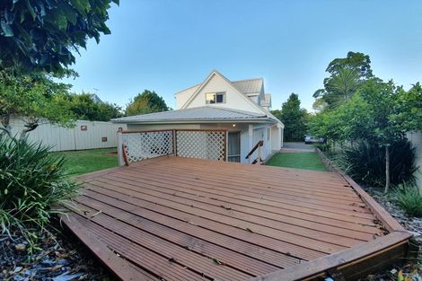 Photo of property in 8a Aplin Place, Birkdale, Auckland, 0626