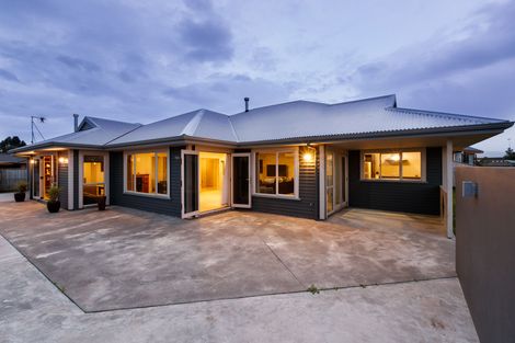 Photo of property in 5 Silkwood Place, Fitzherbert, Palmerston North, 4410