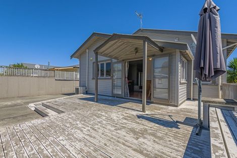 Photo of property in 61 Shamrock Street, Takaro, Palmerston North, 4412