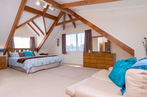 Photo of property in 6 Channing Crescent, Botany Downs, Auckland, 2010