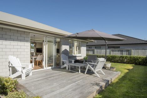 Photo of property in 27 Puhirake Crescent, Pyes Pa, Tauranga, 3112