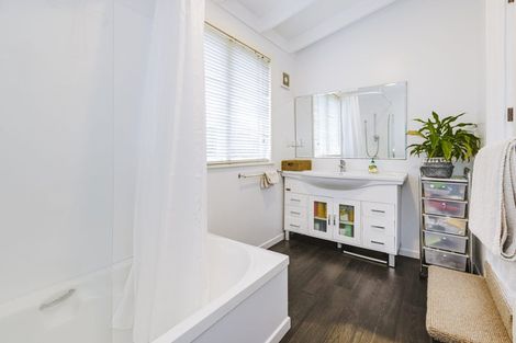 Photo of property in 62a Wharf Road, Clarks Beach, Pukekohe, 2679