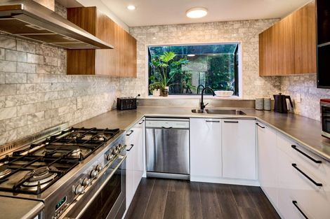 Photo of property in 20 Bay Lair Grove, Island Bay, Wellington, 6023