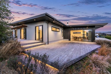 Photo of property in 20 Makomako Road, Wanaka, 9305