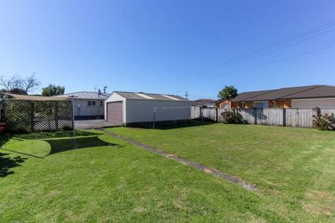 Photo of property in 11 Truby King Street, Merrilands, New Plymouth, 4312