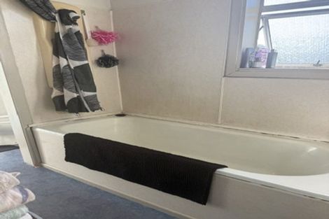 Photo of property in 165 Hakanoa Street, Huntly, 3700