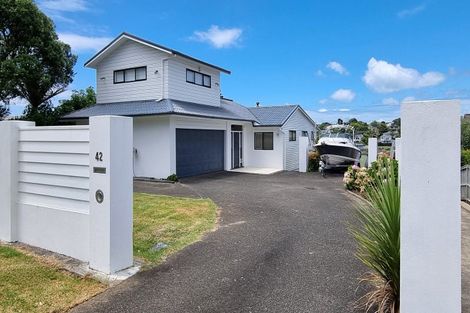 Photo of property in 42 Nigel Road, Browns Bay, Auckland, 0630