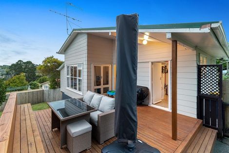 Photo of property in 1/24 Lysander Crescent, Beach Haven, Auckland, 0626