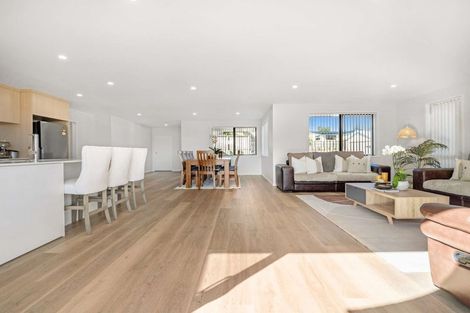 Photo of property in 8 Evan Tasman Lane, Waiuku, 2123