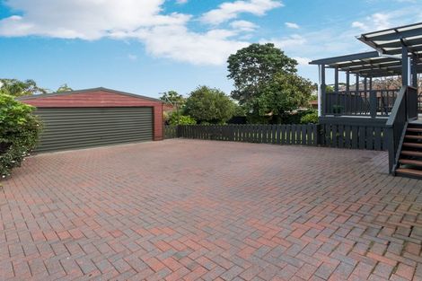 Photo of property in 6 Channing Crescent, Botany Downs, Auckland, 2010