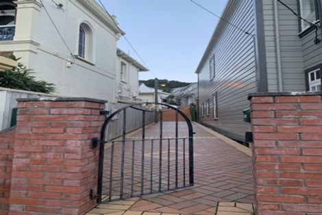 Photo of property in 44i Roxburgh Street, Mount Victoria, Wellington, 6011