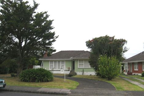 Photo of property in 14 Evelyn Place, Hillcrest, Auckland, 0627