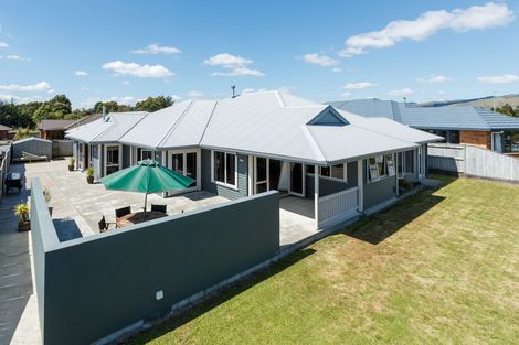 Photo of property in 5 Silkwood Place, Fitzherbert, Palmerston North, 4410