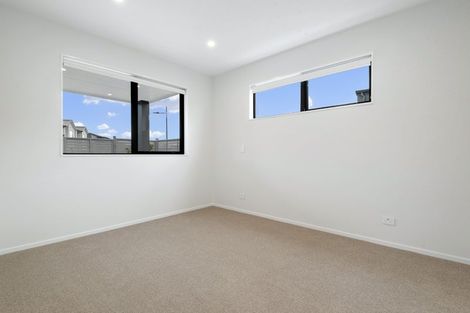 Photo of property in 25 Viridian Avenue, Rosehill, Papakura, 2113