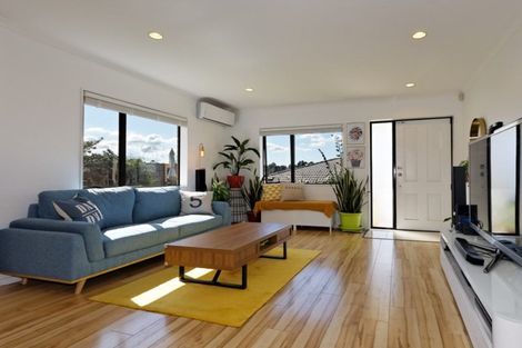 Photo of property in 9 Exotic Place, Massey, Auckland, 0614