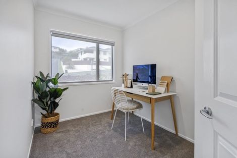 Photo of property in 205 Heta Road, Merrilands, New Plymouth, 4312