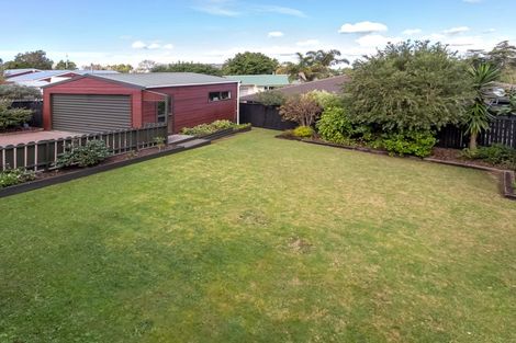 Photo of property in 6 Channing Crescent, Botany Downs, Auckland, 2010